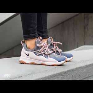 Nike Womens City Loop